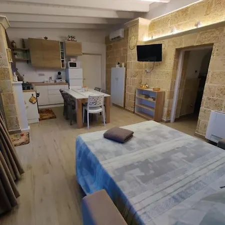 Trullo Nonno Nino * גלטונה